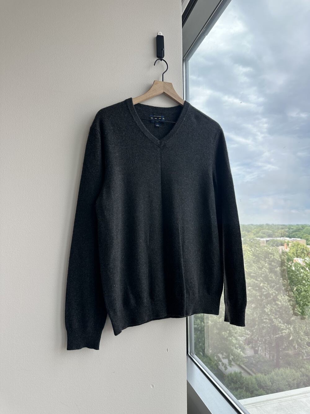 Club Room Estate 100% Cashmere Sweater Mens Gray V-Neck Cashmere Pullover Sz L